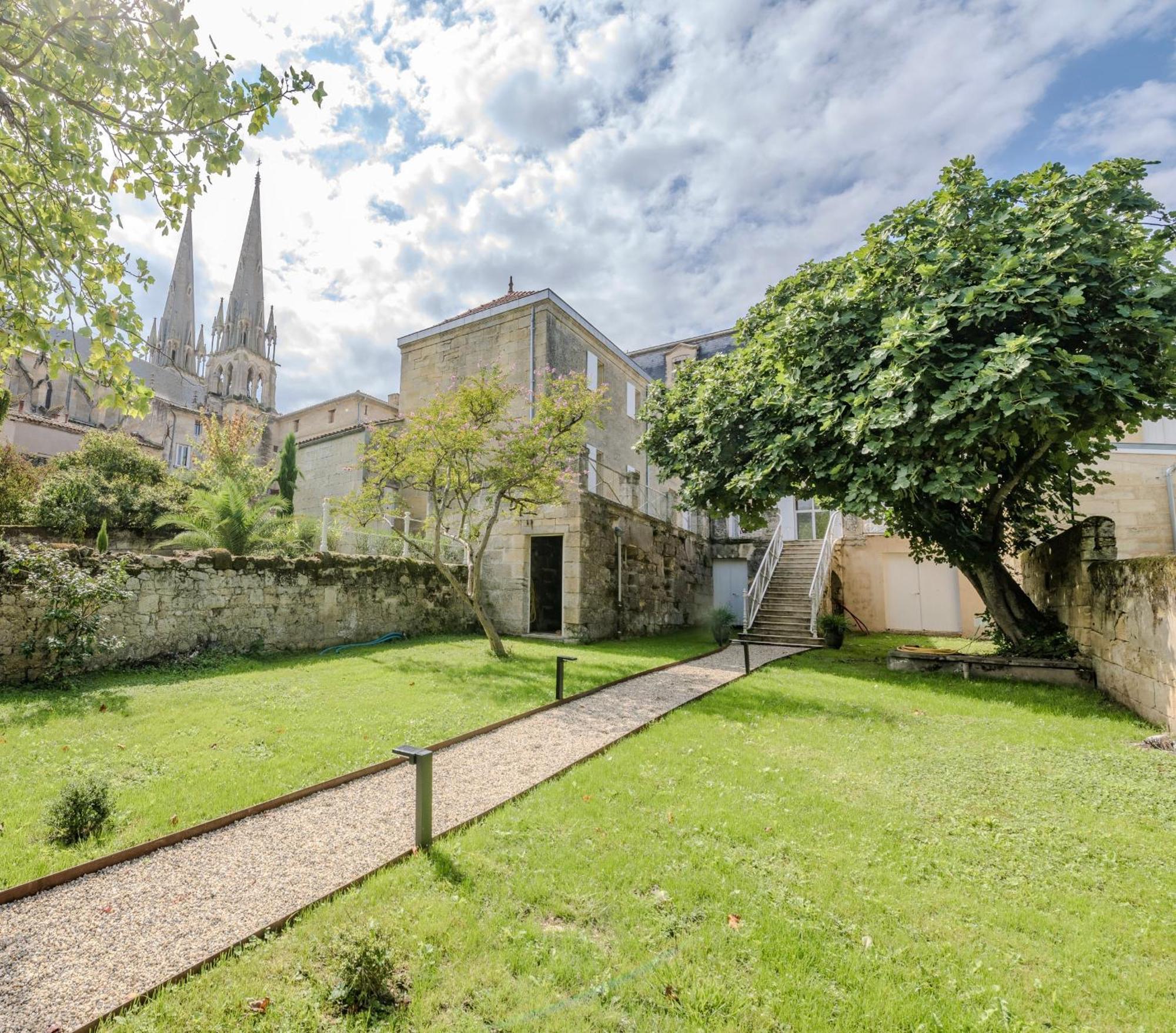 De L'Art A La Maniere - Chambre D'Hotes De Charme - 2 Suites Haut De Gamme - Ideal Couple & Famille - Piscine - Terrasse - Calme - 15Min Saint-Emilion - Experience Restauration D'Oeuvre D'Art Branne  Exterior foto